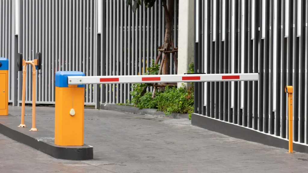 Automatic remote-controlled boom barrier gate installed by Maxwell