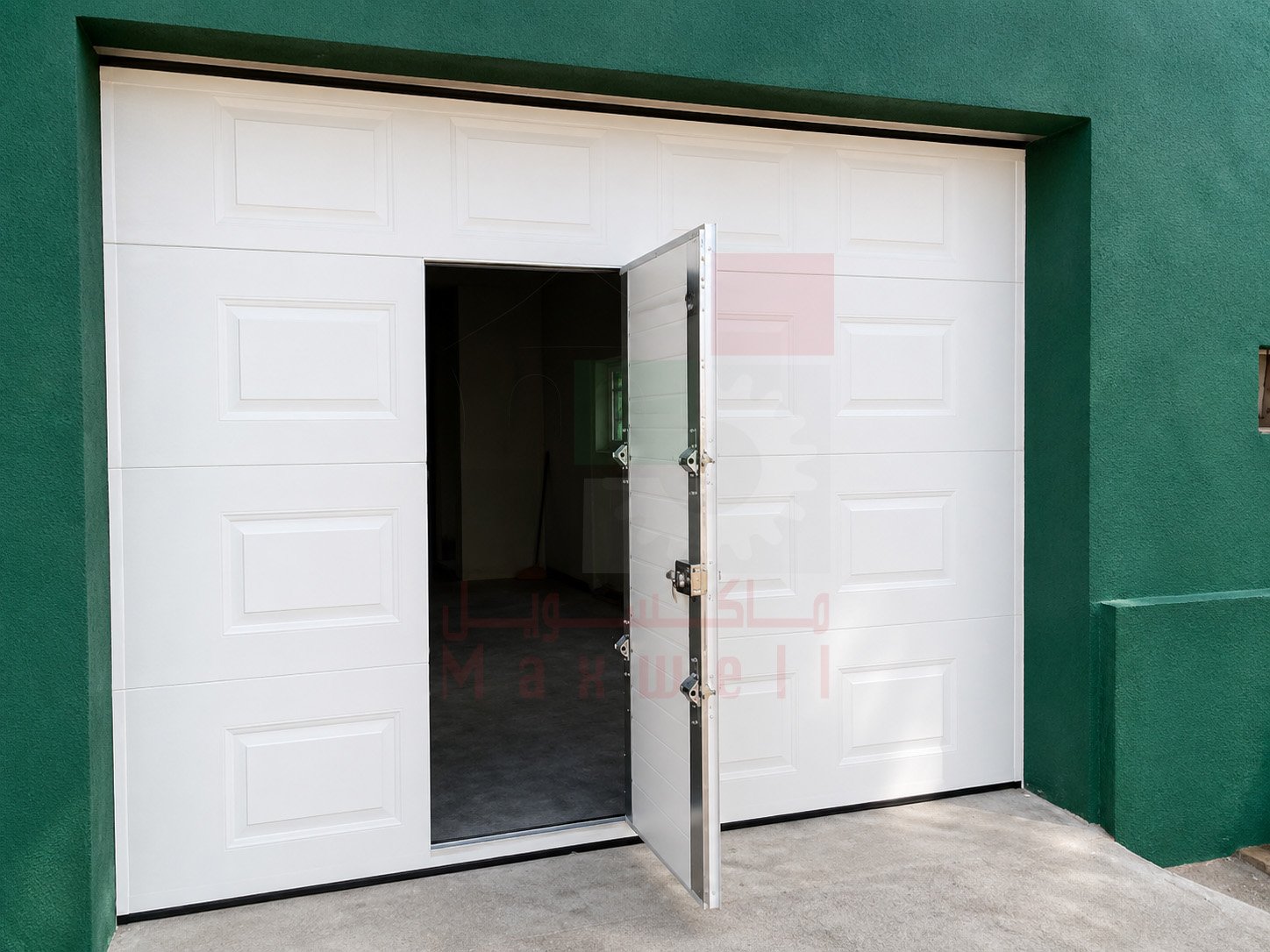 Sectional garage door with clean panel design